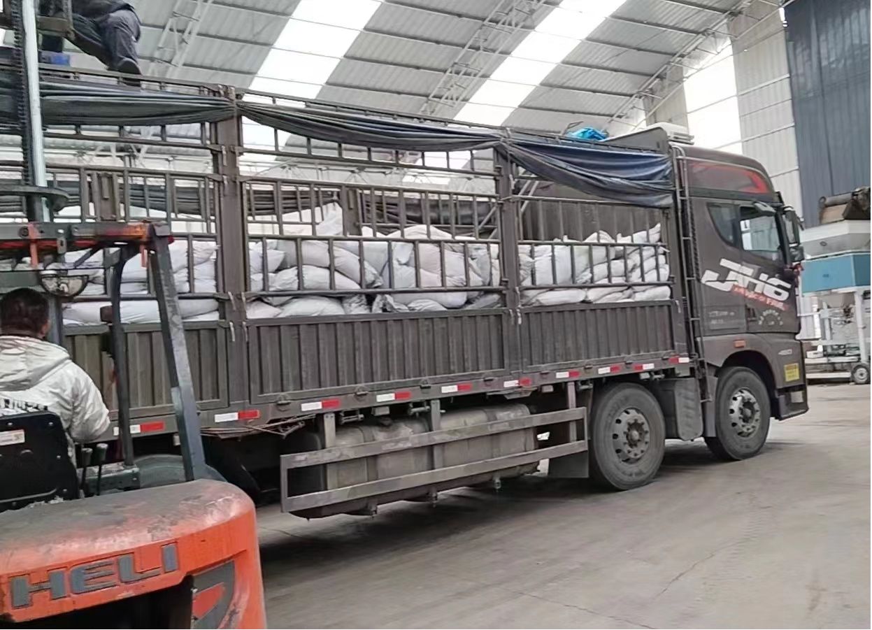 Manufacturer Supply Potassium Humate Flake In Stock.jpg